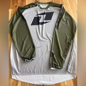 Atom MX riding jersey